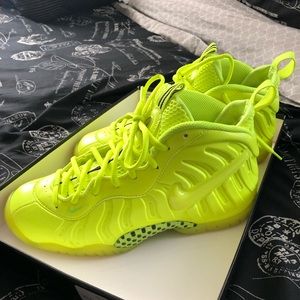 Nike Foamposite (GS) Size 6